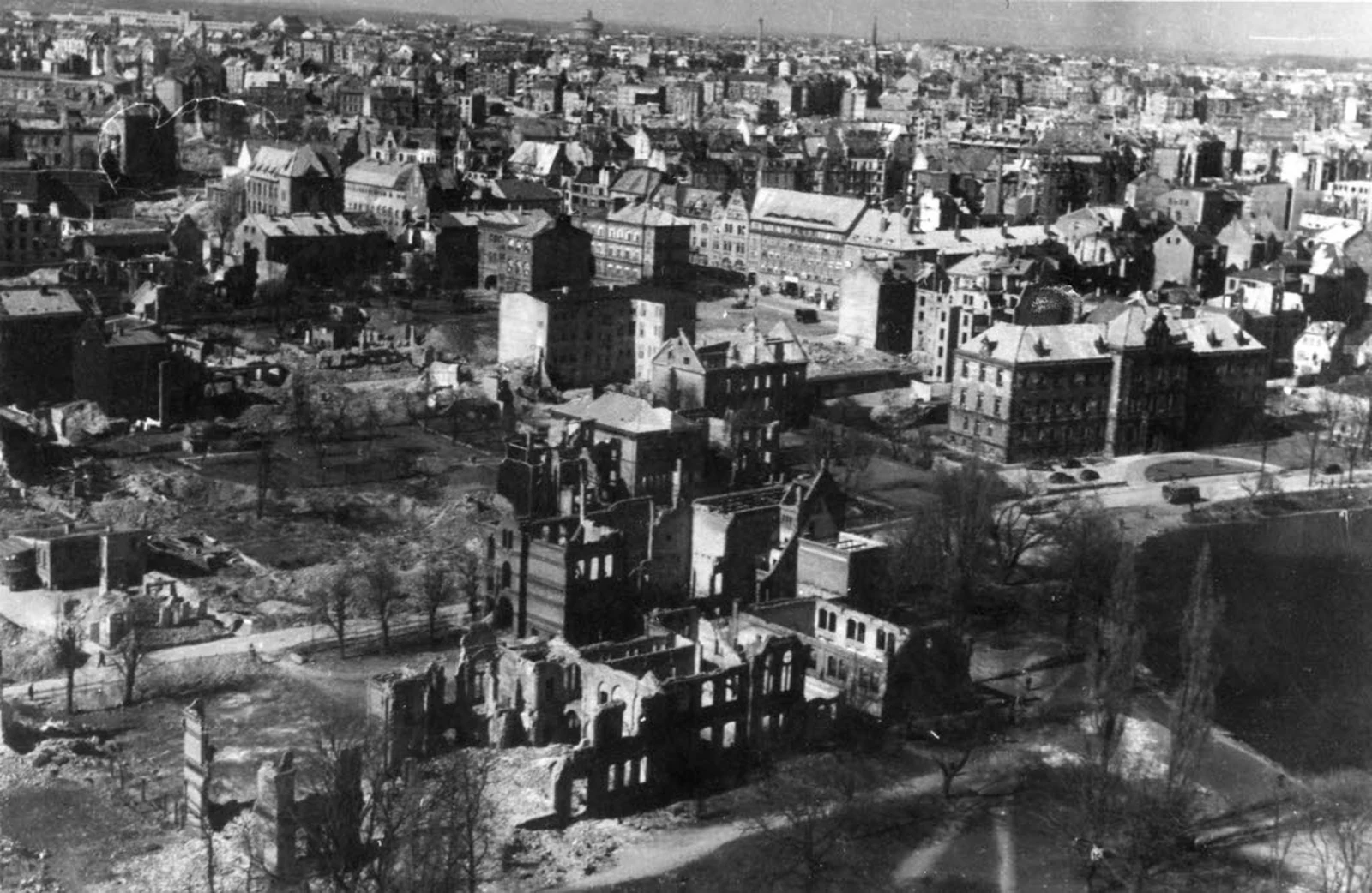 Trümmer und Wiederaufbau im Kieler Stadtzentrum, 1946